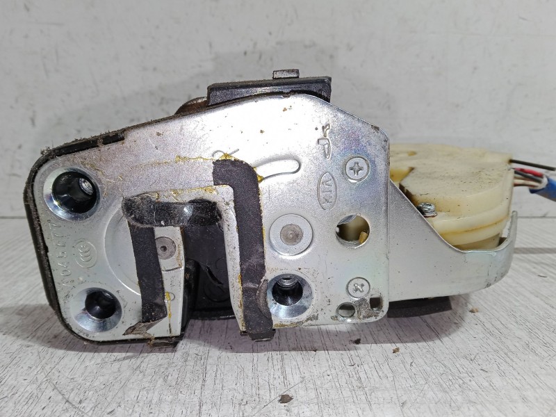 Recambio de cerradura puerta trasera derecha para kia sorento i (jc) 2.5 crdi referencia OEM IAM   