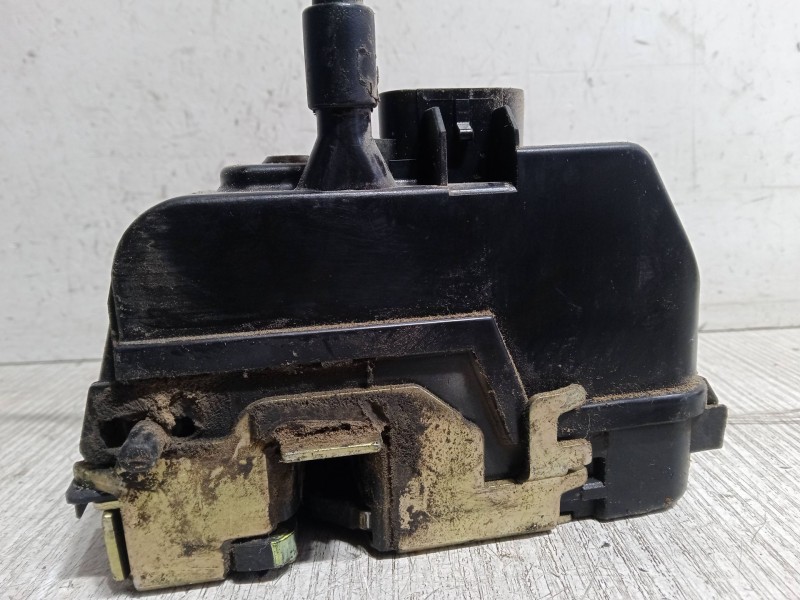 Recambio de cerradura puerta trasera derecha para nissan primera (p12) 2.2 di referencia OEM IAM   