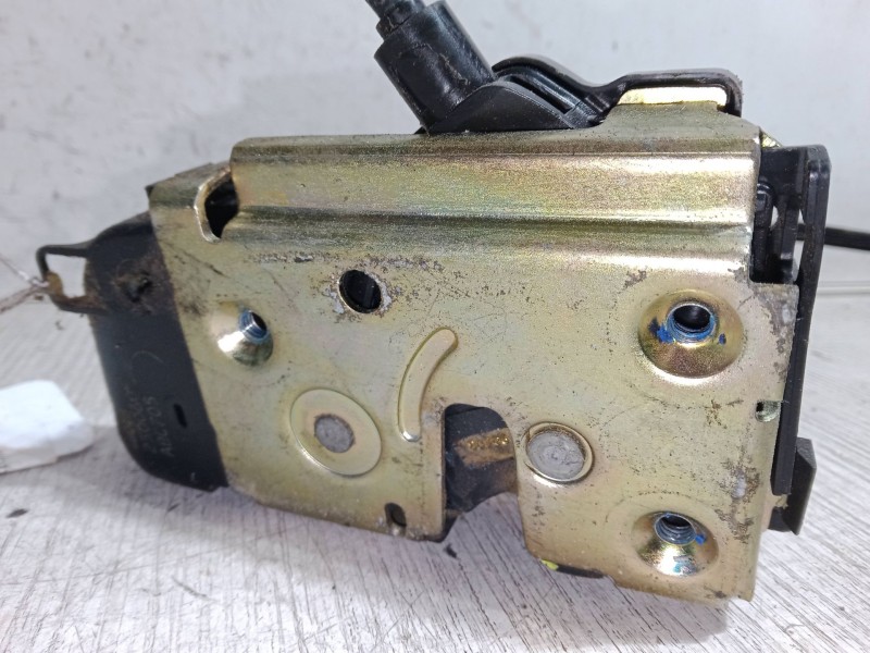 Recambio de cerradura puerta trasera derecha para nissan primera (p12) 2.2 di referencia OEM IAM   