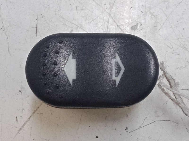 Recambio de mando elevalunas delantero derecho para ford focus i (daw, dbw) 2.0 16v referencia OEM IAM    Recambio de mando elevalunas delantero derecho para ford focus i (daw, dbw) 2.0 16v referencia OEM IAM