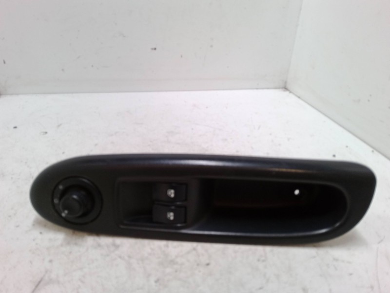 Recambio de mando elevalunas delantero izquierdo para renault clio ii (bb_, cb_) 1.2 (bb0a, bb0f, bb10, bb1k, bb28, bb2d, bb2h,  Recambio de mando elevalunas delantero izquierdo para renault clio ii (bb_, cb_) 1.2 (bb0a, bb0f, bb10, bb1k, bb28, bb2d, bb2h,