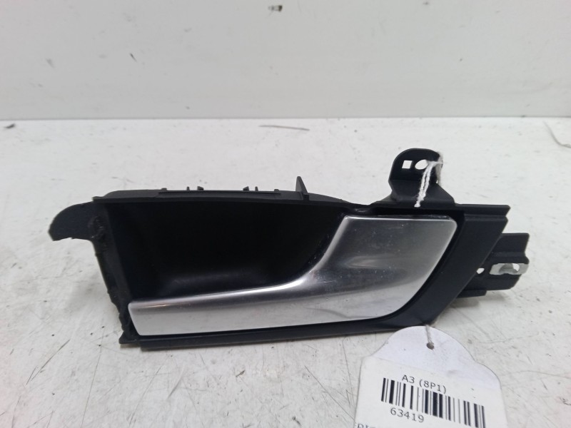 Recambio de maneta interior puerta delantera derecha para audi a3 (8p1) 2.0 tdi 16v referencia OEM IAM    Recambio de maneta interior puerta delantera derecha para audi a3 (8p1) 2.0 tdi 16v referencia OEM IAM