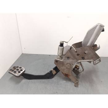PEDAL EMBRAGUE 