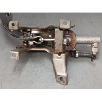 PEDAL EMBRAGUE 