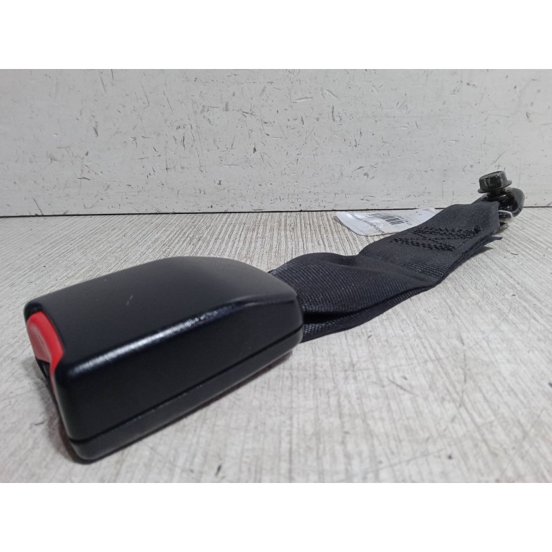 Recambio de anclaje cinturon trasero derecho para hyundai h-1 / starex autobús (a1) 2.5 crdi referencia OEM IAM   