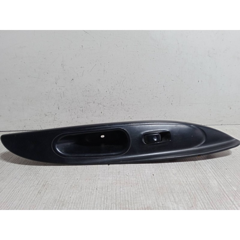 Recambio de mando elevalunas delantero derecho para hyundai h-1 / starex autobús (a1) 2.5 crdi referencia OEM IAM   