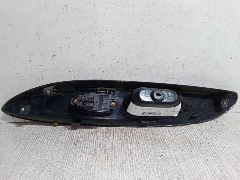 Recambio de mando elevalunas delantero derecho para hyundai h-1 / starex autobús (a1) 2.5 crdi referencia OEM IAM   