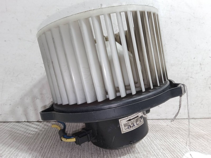 Recambio de motor calefaccion para hyundai h-1 / starex autobús (a1) 2.5 crdi referencia OEM IAM   