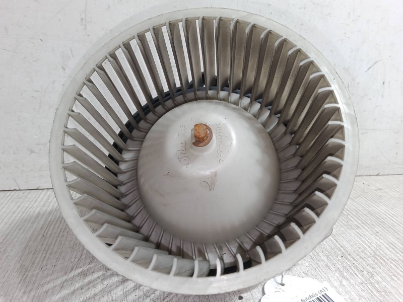 Recambio de motor calefaccion para hyundai h-1 / starex autobús (a1) 2.5 crdi referencia OEM IAM   