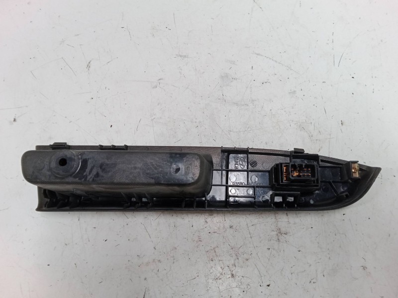 Recambio de mando elevalunas delantero derecho para hyundai getz (tb) 1.3 i referencia OEM IAM    Recambio de mando elevalunas delantero derecho para hyundai getz (tb) 1.3 i referencia OEM IAM