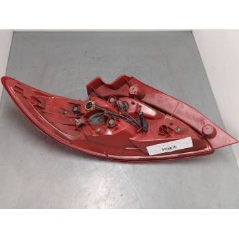 PILOTO TRASERO DERECHO D65151150 