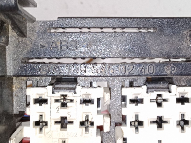 Recambio de caja reles / fusibles para mercedes-benz clase a (w168) a 160 (168.033, 168.133) referencia OEM IAM    Recambio de caja reles / fusibles para mercedes-benz clase a (w168) a 160 (168.033, 168.133) referencia OEM IAM