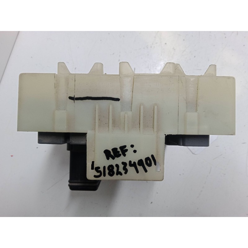 Recambio de caja reles / fusibles para ford focus i (daw, dbw) 2.0 16v referencia OEM IAM 98AG14K150AF   Recambio de caja reles / fusibles para ford focus i (daw, dbw) 2.0 16v referencia OEM IAM 98AG14K150AF