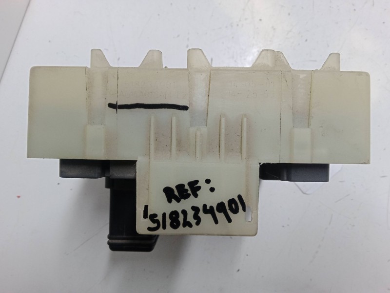 Recambio de caja reles / fusibles para ford focus i (daw, dbw) 2.0 16v referencia OEM IAM 98AG14K150AF   Recambio de caja reles / fusibles para ford focus i (daw, dbw) 2.0 16v referencia OEM IAM 98AG14K150AF