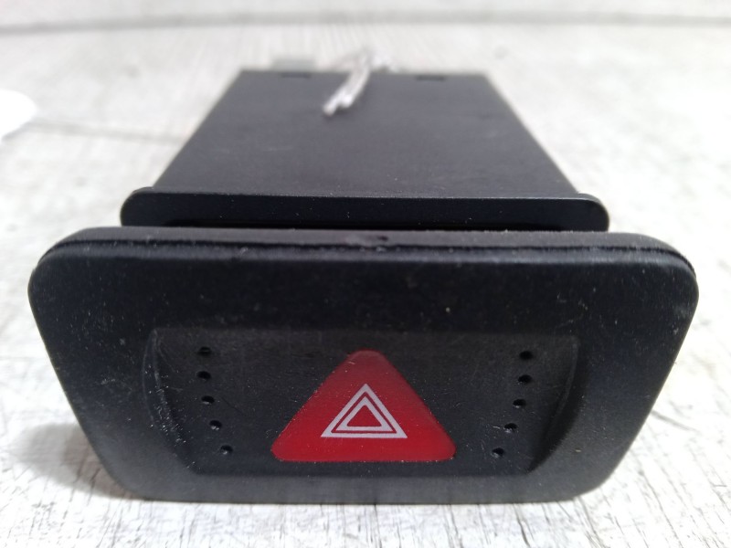 Recambio de warning para volkswagen golf iv (1j1) 1.9 tdi referencia OEM IAM    Recambio de warning para volkswagen golf iv (1j1) 1.9 tdi referencia OEM IAM