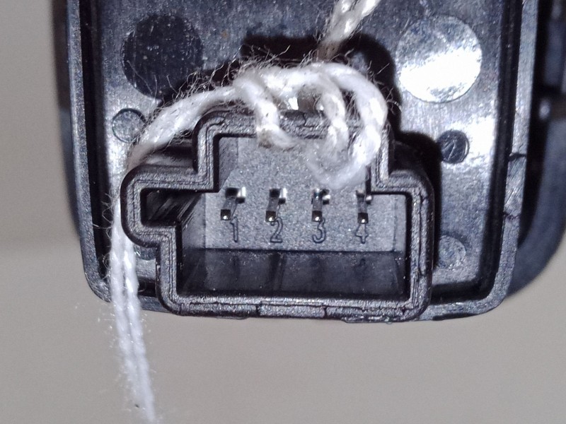 Recambio de mando elevalunas trasero izquierdo para mercedes-benz clase a (w169) a 180 cdi (169.007, 169.307) referencia OEM IAM Recambio de mando elevalunas trasero izquierdo para mercedes-benz clase a (w169) a 180 cdi (169.007, 169.307) referencia OEM IAM