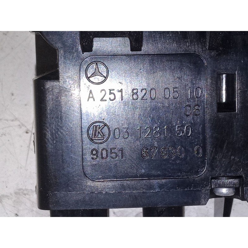 Recambio de mando elevalunas trasero derecho para mercedes-benz clase a (w169) a 180 cdi (169.007, 169.307) referencia OEM IAM A Recambio de mando elevalunas trasero derecho para mercedes-benz clase a (w169) a 180 cdi (169.007, 169.307) referencia OEM IAM A