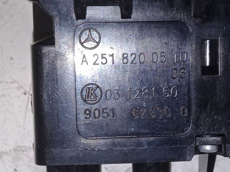 Recambio de mando elevalunas trasero derecho para mercedes-benz clase a (w169) a 180 cdi (169.007, 169.307) referencia OEM IAM A Recambio de mando elevalunas trasero derecho para mercedes-benz clase a (w169) a 180 cdi (169.007, 169.307) referencia OEM IAM A