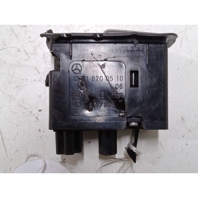 Recambio de mando elevalunas delantero derecho para mercedes-benz clase a (w169) a 180 cdi (169.007, 169.307) referencia OEM IAM Recambio de mando elevalunas delantero derecho para mercedes-benz clase a (w169) a 180 cdi (169.007, 169.307) referencia OEM IAM