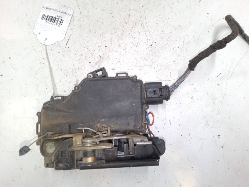Recambio de cerradura puerta delantera derecha para volkswagen golf iv (1j1) 1.9 tdi referencia OEM IAM    Recambio de cerradura puerta delantera derecha para volkswagen golf iv (1j1) 1.9 tdi referencia OEM IAM