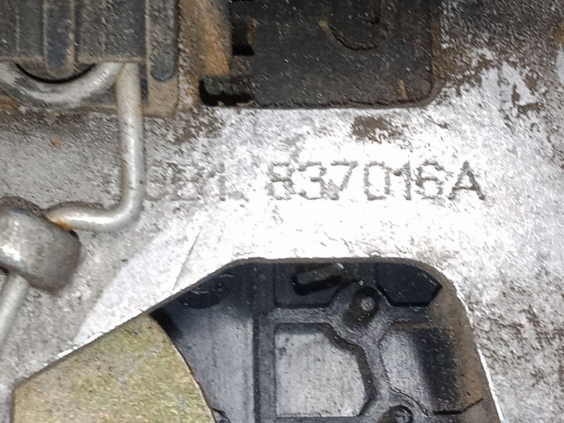 Recambio de cerradura puerta delantera derecha para volkswagen golf iv (1j1) 1.9 tdi referencia OEM IAM    Recambio de cerradura puerta delantera derecha para volkswagen golf iv (1j1) 1.9 tdi referencia OEM IAM