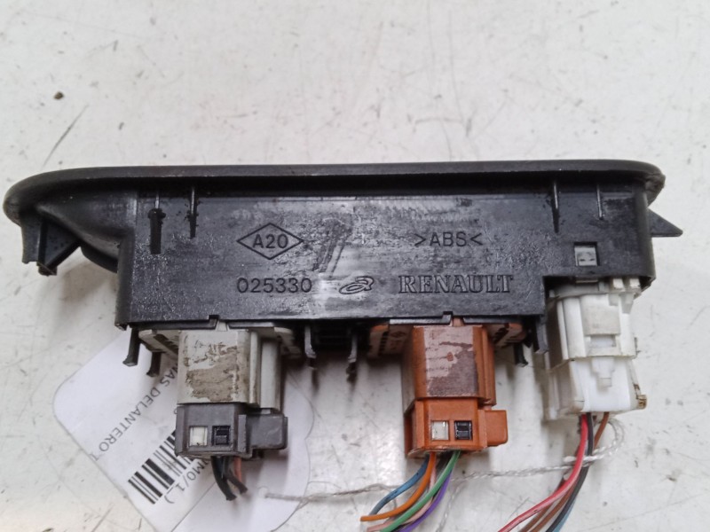 Recambio de mando elevalunas delantero izquierdo para renault scénic ii (jm0/1_) 1.9 dci (jm0g, jm12, jm1g, jm2c) referencia OEM Recambio de mando elevalunas delantero izquierdo para renault scénic ii (jm0/1_) 1.9 dci (jm0g, jm12, jm1g, jm2c) referencia OEM