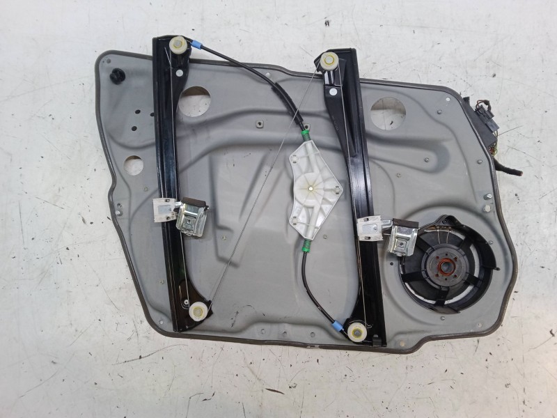 Recambio de elevalunas electrico delantero derecho para mercedes-benz clase a (w169) a 180 cdi (169.007, 169.307) referencia OEM Recambio de elevalunas electrico delantero derecho para mercedes-benz clase a (w169) a 180 cdi (169.007, 169.307) referencia OEM