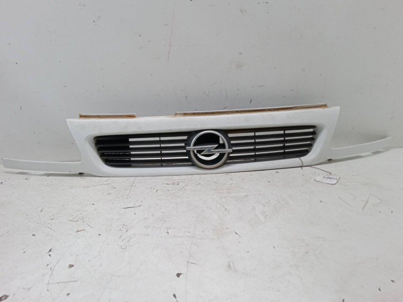 Recambio de rejillas capo para opel astra f sedán (t92) 1.6 i 16v (f19, m19) referencia OEM IAM    Recambio de rejillas capo para opel astra f sedán (t92) 1.6 i 16v (f19, m19) referencia OEM IAM