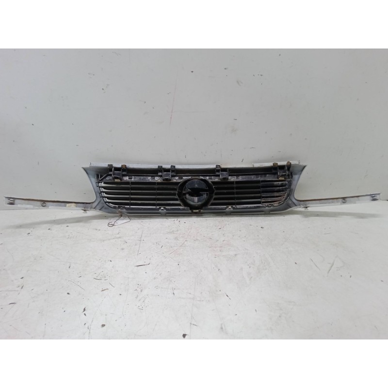 Recambio de rejillas capo para opel astra f sedán (t92) 1.6 i 16v (f19, m19) referencia OEM IAM    Recambio de rejillas capo para opel astra f sedán (t92) 1.6 i 16v (f19, m19) referencia OEM IAM