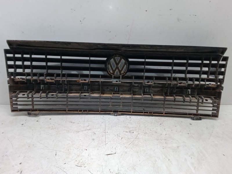 Recambio de rejillas capo para volkswagen transporter t4 furgoneta (70a, 70h, 7da, 7dh) 1.9 d referencia OEM IAM    Recambio de rejillas capo para volkswagen transporter t4 furgoneta (70a, 70h, 7da, 7dh) 1.9 d referencia OEM IAM