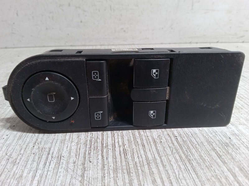 Recambio de mando elevalunas delantero izquierdo para opel zafira / zafira family b (a05) 1.9 cdti (m75) referencia OEM IAM    Recambio de mando elevalunas delantero izquierdo para opel zafira / zafira family b (a05) 1.9 cdti (m75) referencia OEM IAM