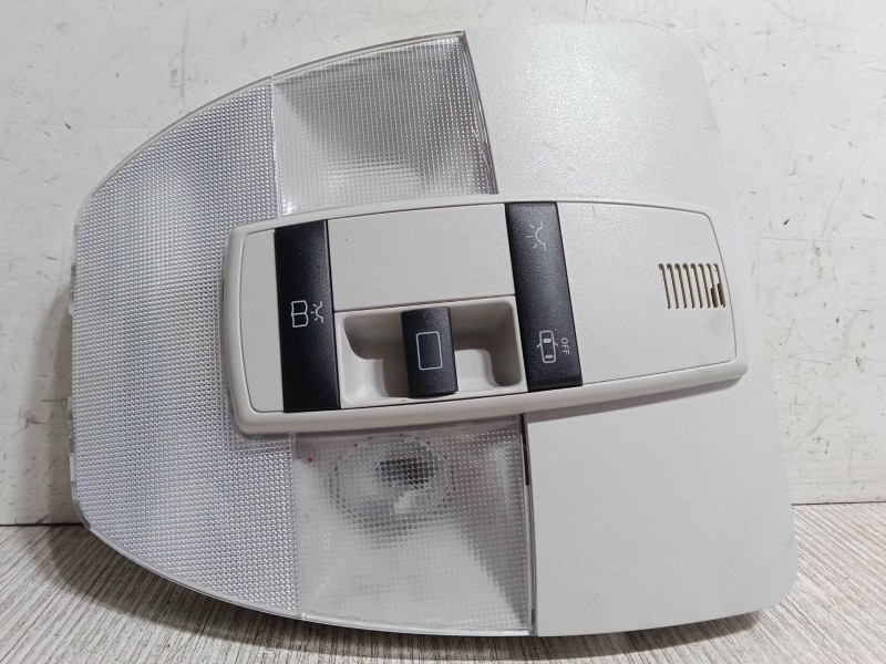 Recambio de luz interior delantera para mercedes-benz clase a (w169) a 150 (169.031, 169.331) referencia OEM IAM A1698200161  
