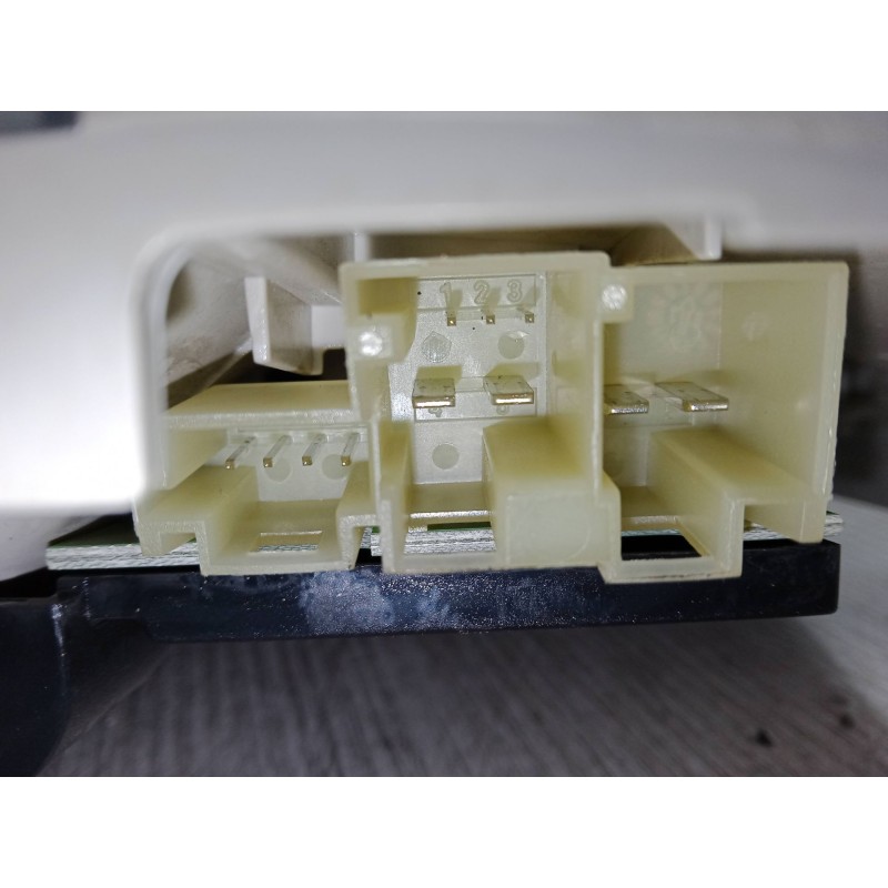 Recambio de luz interior delantera para mercedes-benz clase a (w169) a 150 (169.031, 169.331) referencia OEM IAM A1698200161  