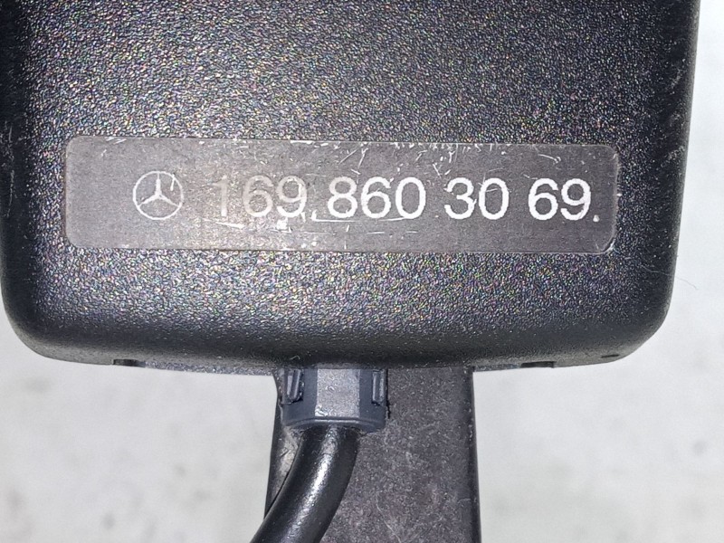 Recambio de anclaje cinturon trasero derecho para mercedes-benz clase a (w169) a 150 (169.031, 169.331) referencia OEM IAM   