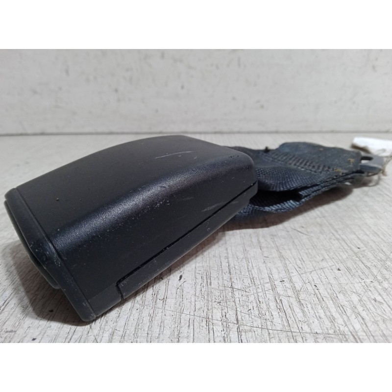 Recambio de anclaje cinturon trasero central para dacia sandero ii tce 90 (b8m1, b8ma) referencia OEM IAM izquierdo  