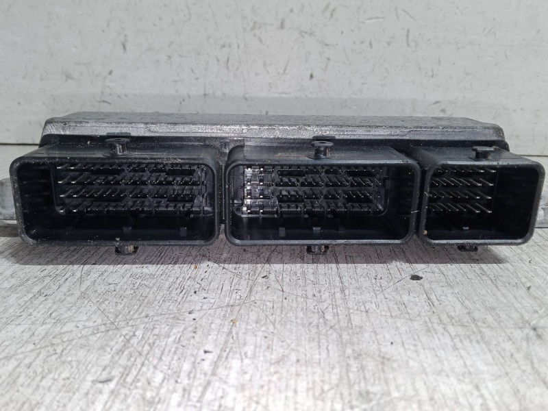 Recambio de centralita motor uce para dacia sandero ii tce 90 (b8m1, b8ma) referencia OEM IAM 237107154R  