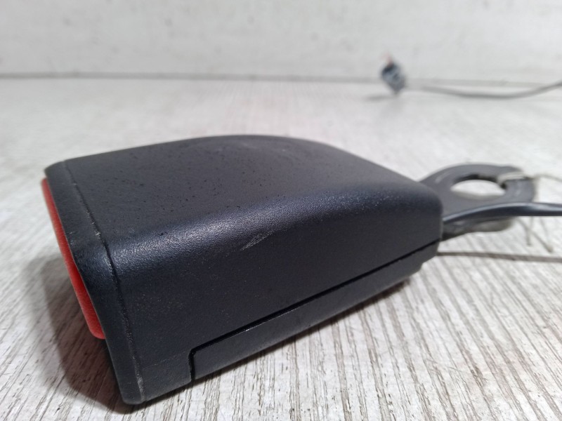 Recambio de anclaje cinturon delantero derecho para dacia sandero ii tce 90 (b8m1, b8ma) referencia OEM IAM   