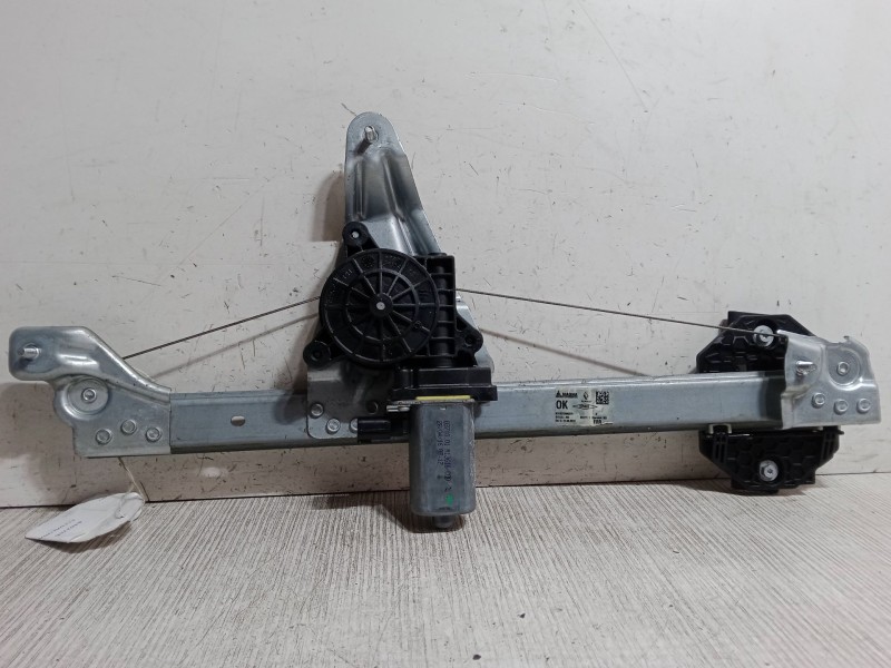 Recambio de elevalunas electrico trasero derecho para dacia sandero ii tce 90 (b8m1, b8ma) referencia OEM IAM 827206057R  