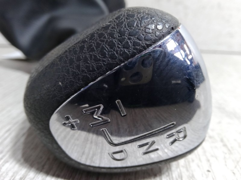 Recambio de pomo palanca cambio para dacia sandero ii tce 90 (b8m1, b8ma) referencia OEM IAM AUTOMATICO  