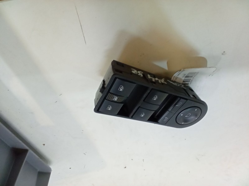 Recambio de mando elevalunas delantero izquierdo para opel astra h (a04) 1.9 cdti (l48) referencia OEM IAM   