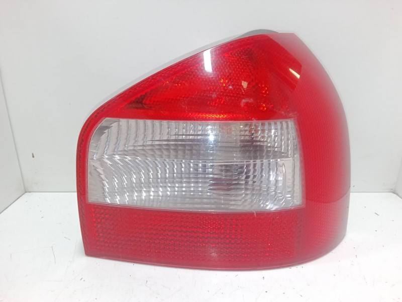 Recambio de piloto trasero derecho para audi a3 (8l1) 1.8 referencia OEM IAM 8L0945096   Recambio de piloto trasero derecho para audi a3 (8l1) 1.8 referencia OEM IAM 8L0945096