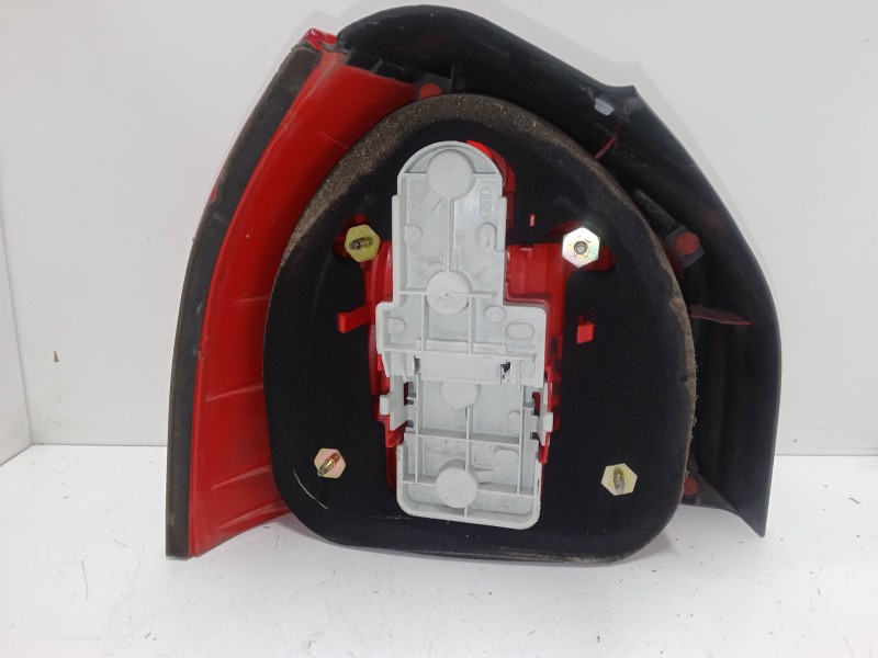 Recambio de piloto trasero derecho para audi a3 (8l1) 1.8 referencia OEM IAM 8L0945096   Recambio de piloto trasero derecho para audi a3 (8l1) 1.8 referencia OEM IAM 8L0945096