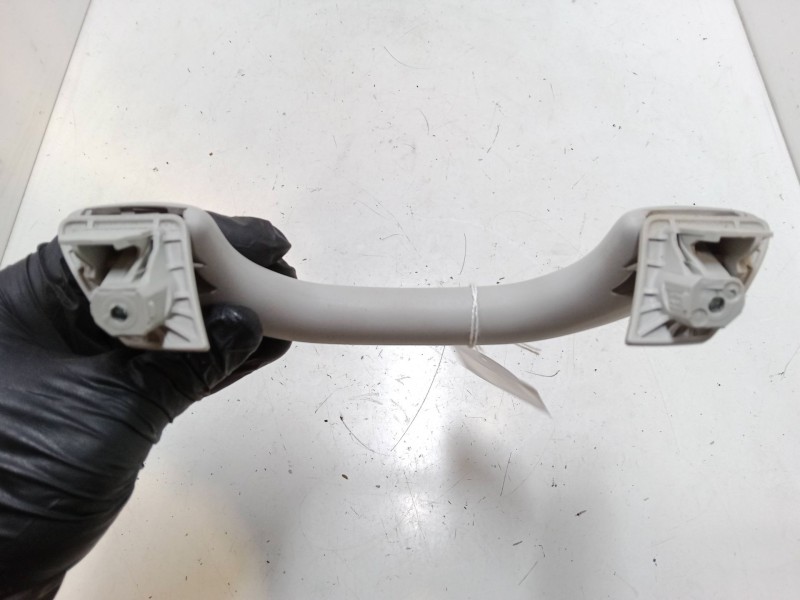 Recambio de asidero delantero izquierdo para volkswagen golf v (1k1) 1.6 referencia OEM IAM   