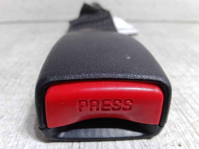 Recambio de anclaje cinturon trasero izquierdo para nissan micra iv (k13k, k13kk) 1.2 referencia OEM IAM   