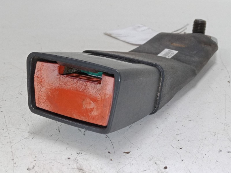 Recambio de anclaje cinturon delantero derecho para jeep patriot (mk74) 2.0 crd 4x4 referencia OEM IAM    Recambio de anclaje cinturon delantero derecho para jeep patriot (mk74) 2.0 crd 4x4 referencia OEM IAM