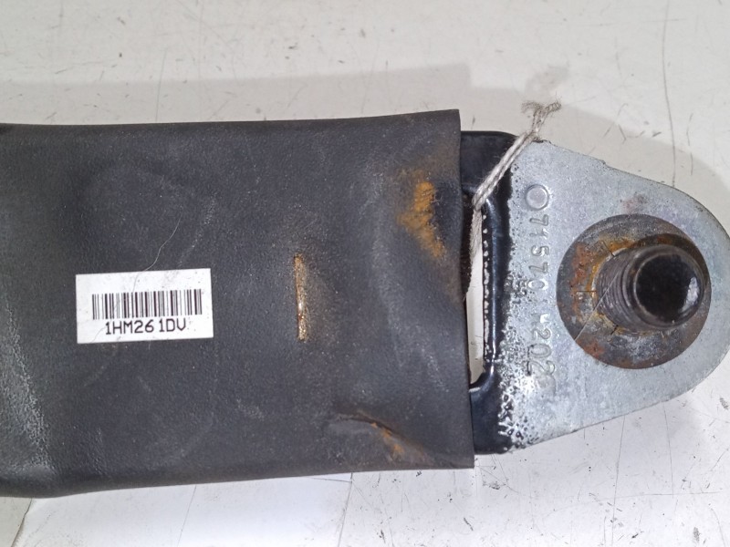 Recambio de anclaje cinturon delantero derecho para jeep patriot (mk74) 2.0 crd 4x4 referencia OEM IAM    Recambio de anclaje cinturon delantero derecho para jeep patriot (mk74) 2.0 crd 4x4 referencia OEM IAM