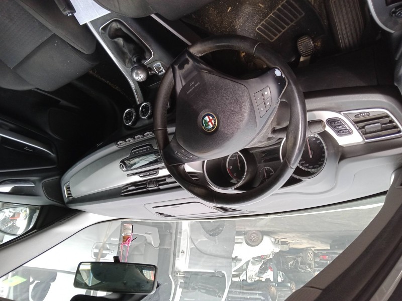 alfa romeo giulietta (940_) del año 2012