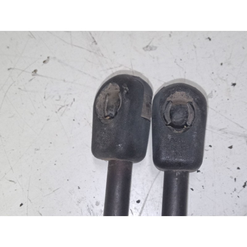 Recambio de amortiguadores malet/porton para ford tourneo connect 1.8 tdci referencia OEM IAM    Recambio de amortiguadores malet/porton para ford tourneo connect 1.8 tdci referencia OEM IAM