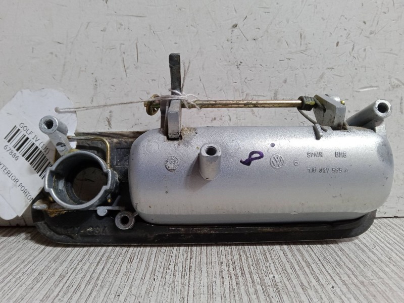 Recambio de maneta exterior porton para volkswagen golf iv (1j1) 1.6 referencia OEM IAM 1J6827565A   Recambio de maneta exterior porton para volkswagen golf iv (1j1) 1.6 referencia OEM IAM 1J6827565A