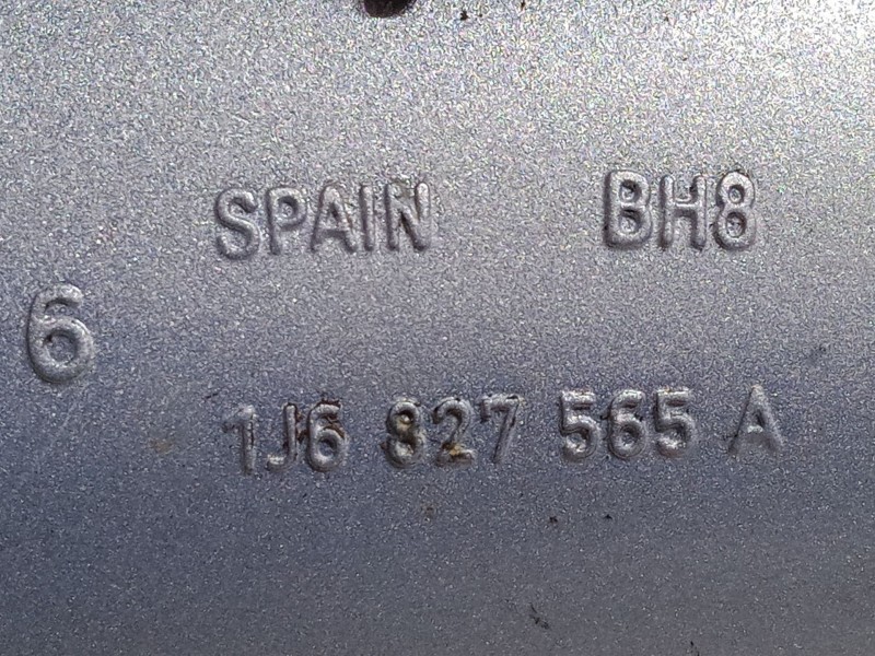 Recambio de maneta exterior porton para volkswagen golf iv (1j1) 1.6 referencia OEM IAM 1J6827565A   Recambio de maneta exterior porton para volkswagen golf iv (1j1) 1.6 referencia OEM IAM 1J6827565A